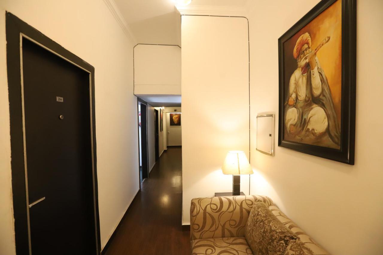 Hotel Capitol Hills - Greater Kailash Delhi Нью-Дели Экстерьер фото