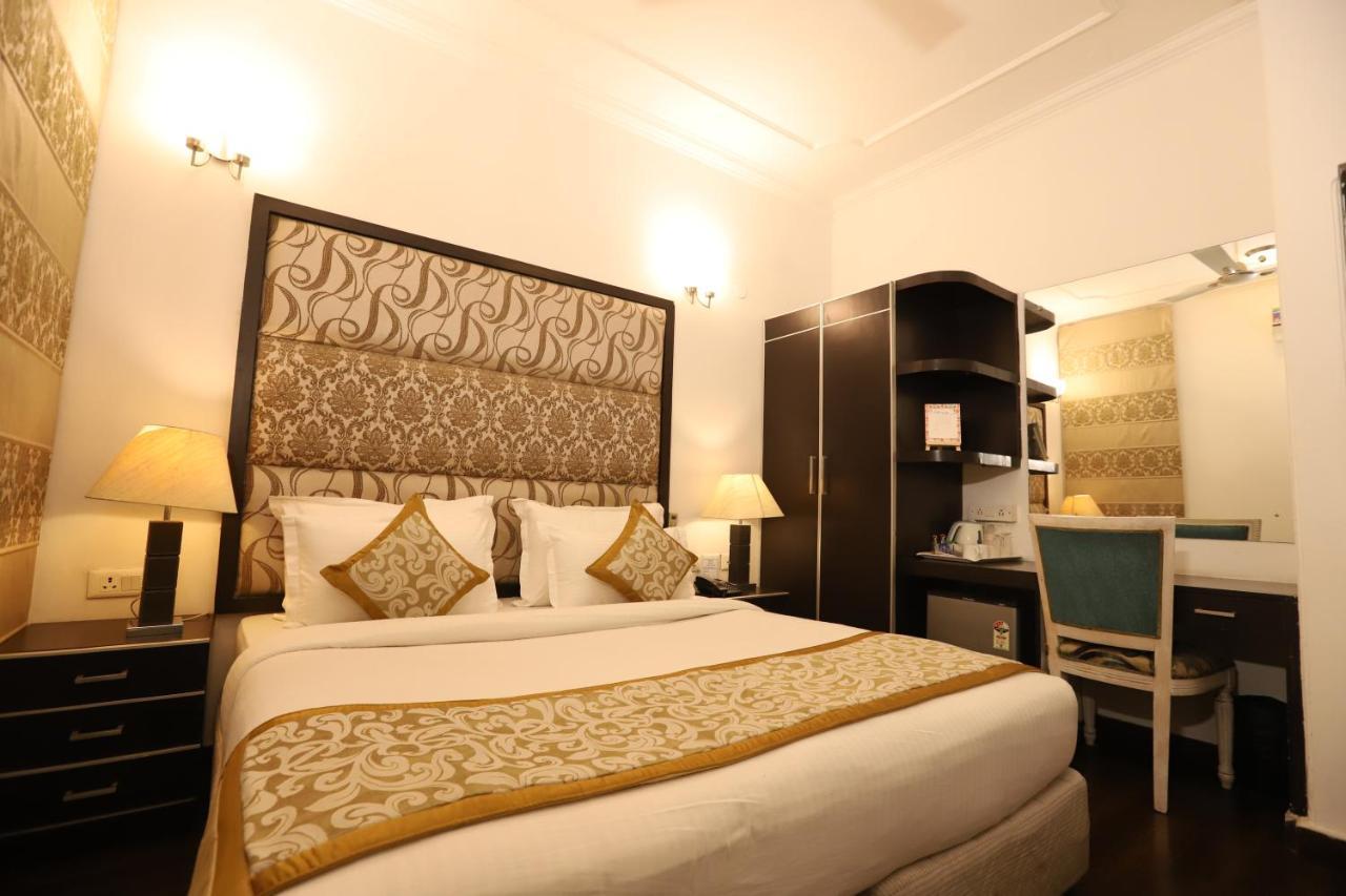 Hotel Capitol Hills - Greater Kailash Delhi Нью-Дели Экстерьер фото