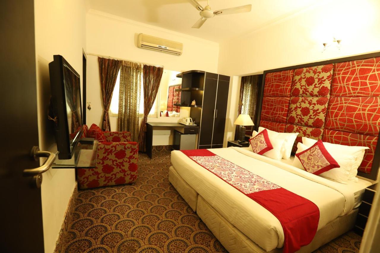 Hotel Capitol Hills - Greater Kailash Delhi Нью-Дели Экстерьер фото