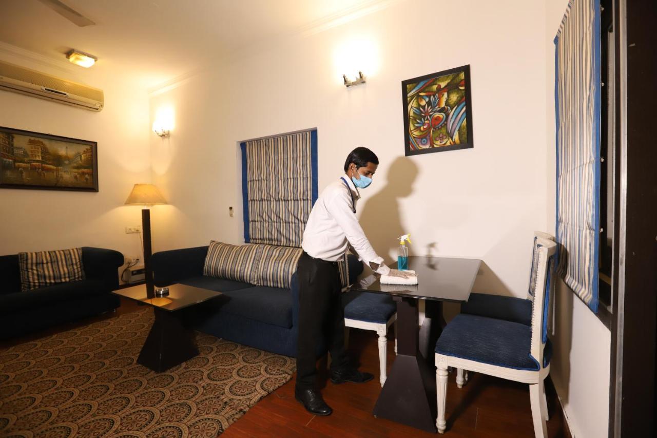 Hotel Capitol Hills - Greater Kailash Delhi Нью-Дели Экстерьер фото