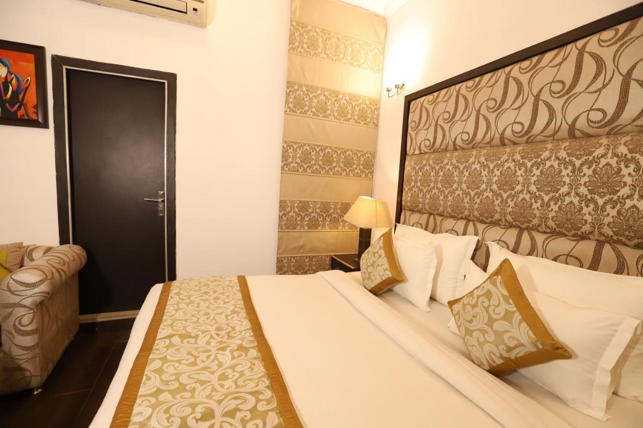 Hotel Capitol Hills - Greater Kailash Delhi Нью-Дели Экстерьер фото