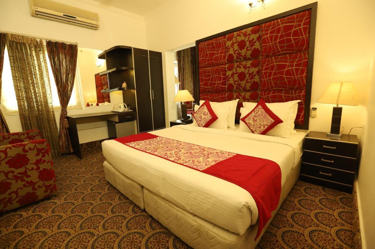 Hotel Capitol Hills - Greater Kailash Delhi Нью-Дели Экстерьер фото