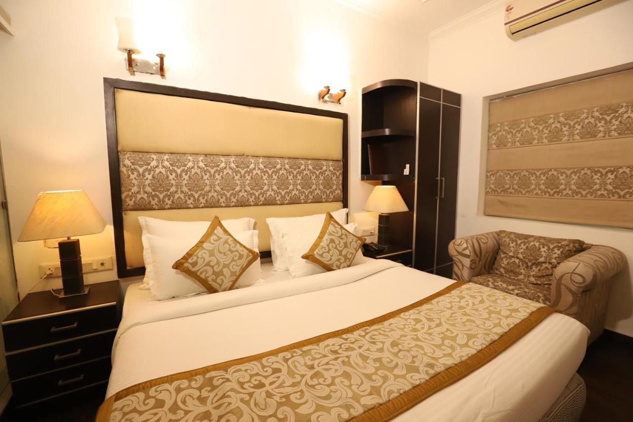 Hotel Capitol Hills - Greater Kailash Delhi Нью-Дели Экстерьер фото