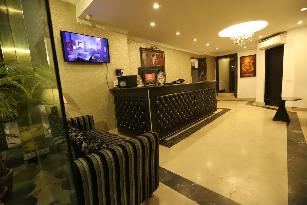 Hotel Capitol Hills - Greater Kailash Delhi Нью-Дели Экстерьер фото