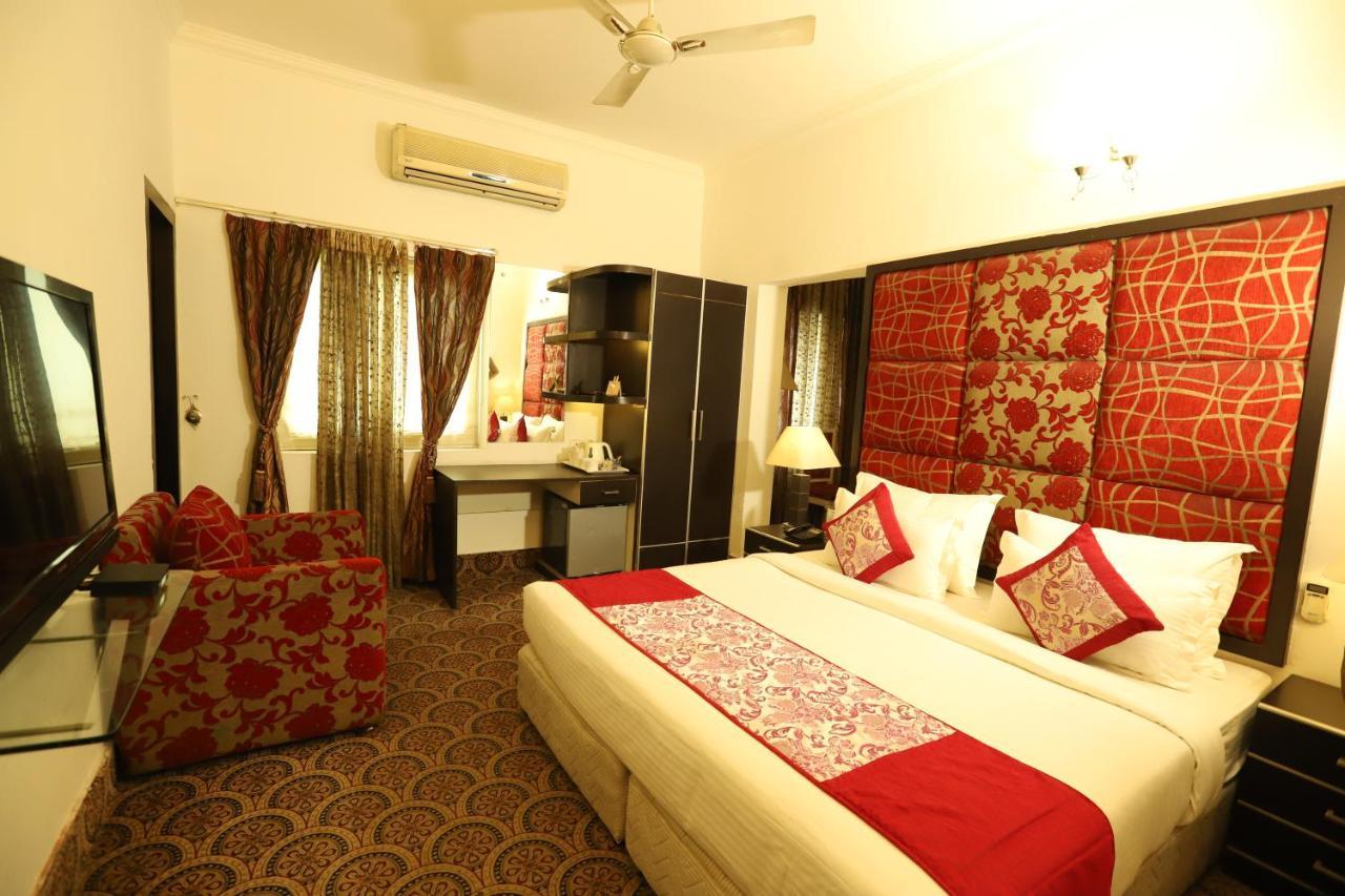 Hotel Capitol Hills - Greater Kailash Delhi Нью-Дели Экстерьер фото